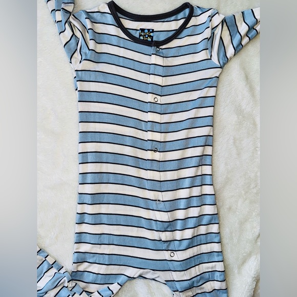 Like New Kickee Romper - Picture 4 of 6